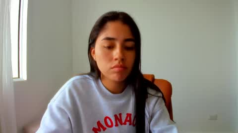 Snapshot of ariamontgomeryyy chatting on 04/29/26, 06:14 Aria Montgomery online show from 04/29/26, 06:14