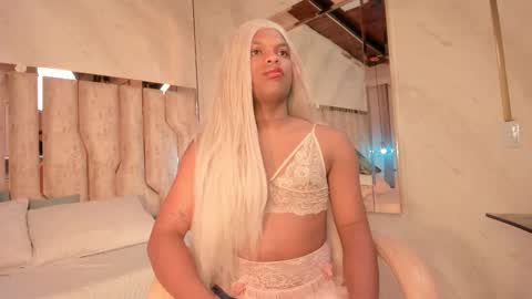 Snapshot of ariana_grande233 chatting on 02/16/26, 11:50 ariana_grande233 online show from 02/16/26, 11:50