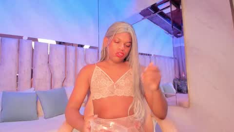 ariana_grande233 online show from 03/20/26, 11:37