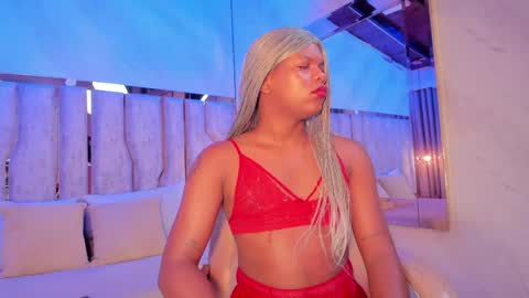 ariana_grande233 online show from 04/17/26, 11:46