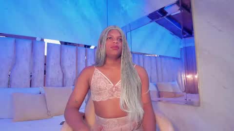 ariana_grande233 online show from 04/22/26, 11:34