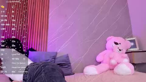 Ariana online show from 09/15/25, 12:38