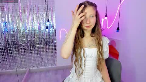 Ariana online show from 12/16/25, 02:33