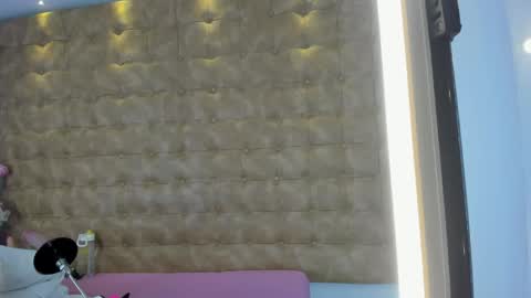  ARIANA MORELLY online show from 04/16/26, 12:17