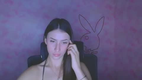 Snapshot of ariana_muur chatting on 09/25/25, 05:33 Ariana online show from 09/25/25, 05:33