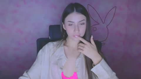 Snapshot of ariana_muur chatting on 10/13/25, 05:29 Ariana online show from 10/13/25, 05:29