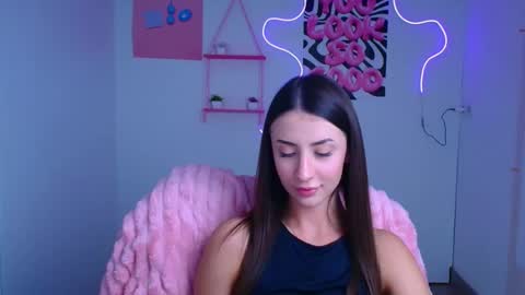 Snapshot of ariana_muur chatting on 10/25/25, 11:40 Ariana online show from 10/25/25, 11:40