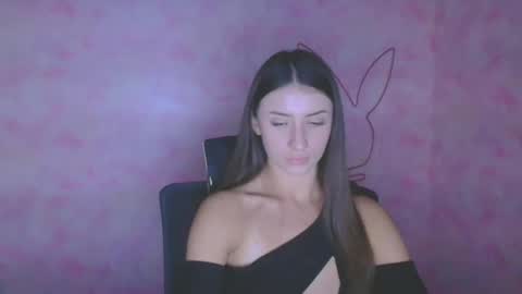 Snapshot of ariana_muur chatting on 10/27/25, 12:31 Ariana online show from 10/27/25, 12:31