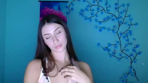 Snapshot of ariana_muur chatting on 11/19/25, 12:27 Ariana online show from 11/19/25, 12:27