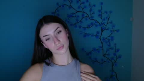 Snapshot of ariana_muur chatting on 12/18/25, 12:22 Ariana online show from 12/18/25, 12:22