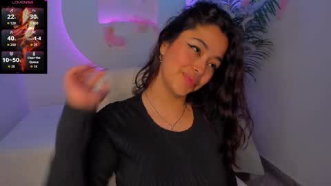 Ariana  online show from 10/31/25, 01:34