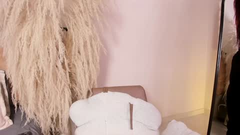 Ariana  online show from 12/07/24, 11:18