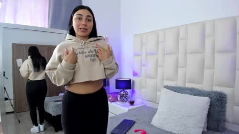 Snapshot of ariana_rouse_ chatting on 10/02/25, 05:31 ariana online show from 10/02/25, 05:31