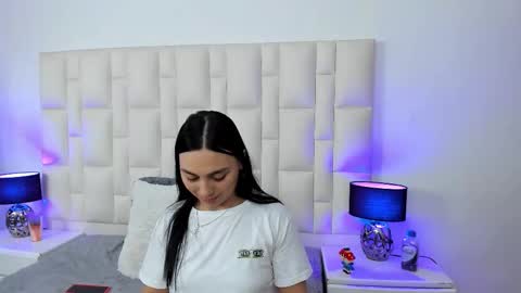 Snapshot of ariana_rouse_ chatting on 10/03/25, 05:32 ariana online show from 10/03/25, 05:32