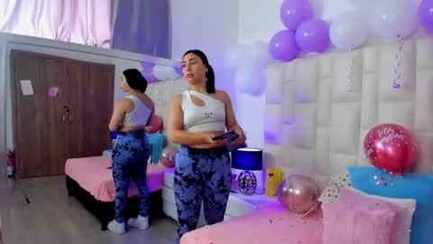  ariana  online show from 11/04/25, 04:39