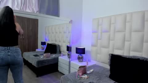  ariana  online show from 02/03/26, 07:08