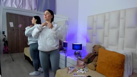  ariana  online show from 03/24/26, 06:57