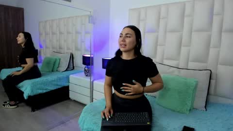  ariana  online show from 05/22/26, 04:12