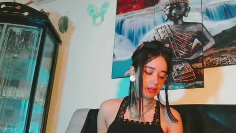 ariana_whitee online show from 05/10/26, 09:03