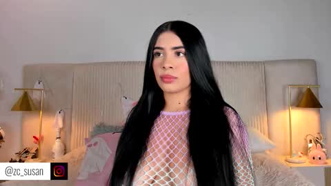 Snapshot of ariana_zc_ chatting on 11/01/25, 08:00 Susan online show from 11/01/25, 08:00