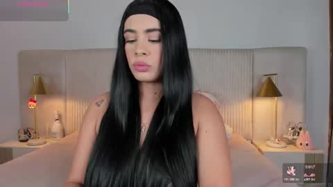 Snapshot of ariana_zc_ chatting on 11/26/25, 09:16 Susan online show from 11/26/25, 09:16