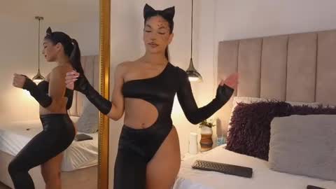 Ariana  online show from 10/24/25, 08:05