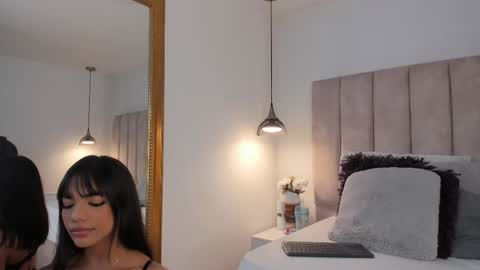 Ariana  online show from 11/13/25, 08:08