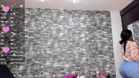 Ariana online show from 10/28/25, 11:47