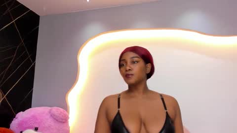 Ariana online show from 04/19/26, 12:04