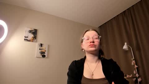 Snapshot of arianaabramek chatting on 02/27/26, 07:25 Alice online show from 02/27/26, 07:25