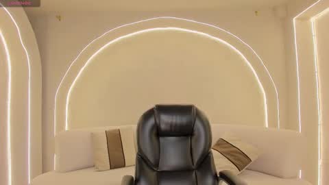 Ariana Dumont online show from 01/16/26, 11:25