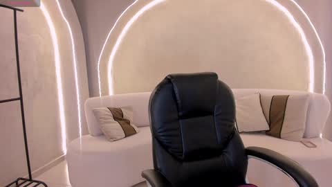 Your Girl  online show from 04/17/26, 02:58