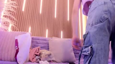 Ari  online show from 12/14/25, 12:54