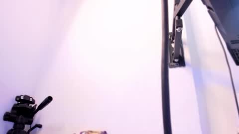 Ari  online show from 12/19/25, 01:18