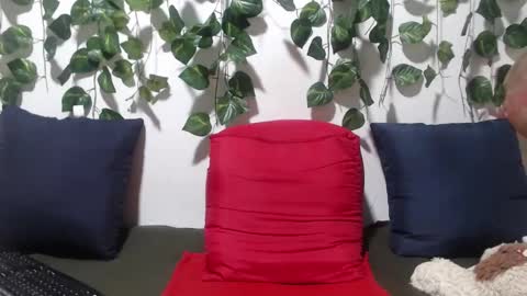 Snapshot of arianasanz1 chatting on 02/05/25, 12:49 arianasanz1 online show from 02/05/25, 12:49