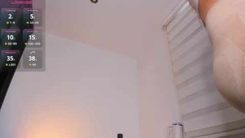 arianna_0 online show from 04/22/26, 12:18