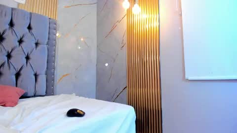 ARIANNA  MILLERS online show from 04/21/26, 01:42