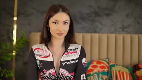 Snapshot of arianna_moonx chatting on 07/10/26, 08:29 arianna_moonx online show from 07/10/26, 08:29