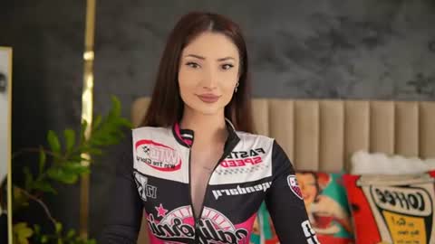 Snapshot of arianna_moonx chatting on 07/13/26, 02:20 arianna_moonx online show from 07/13/26, 02:20
