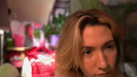 Snapshot of arianna_richi chatting on 07/24/26, 11:30 Olivka online show from 07/24/26, 11:30
