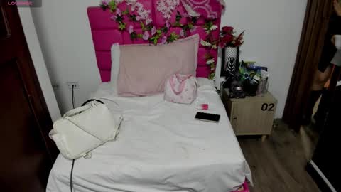 Snapshot of ariannafox_ chatting on 11/07/25, 11:54 A R I A N N A online show from 11/07/25, 11:54