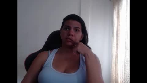 Snapshot of ariannaloovel chatting on 12/17/24, 07:15 ariannaloovel online show from 12/17/24, 07:15