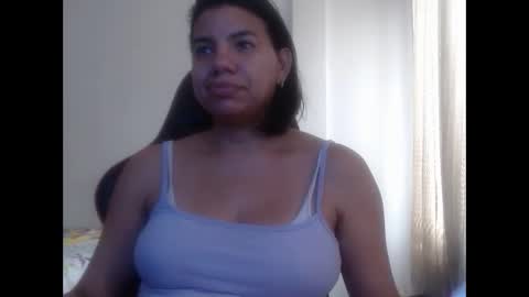 Snapshot of ariannaloovel chatting on 01/02/25, 03:51 ariannaloovel online show from 01/02/25, 03:51