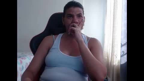 Snapshot of ariannaloovel chatting on 01/16/25, 08:36 ariannaloovel online show from 01/16/25, 08:36