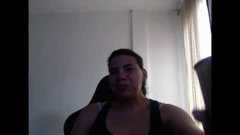 Snapshot of ariannaloovel chatting on 02/14/25, 06:40 ariannaloovel online show from 02/14/25, 06:40