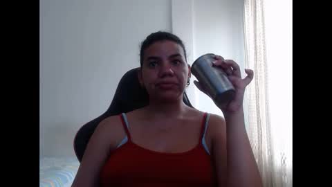 Snapshot of ariannaloovel chatting on 02/20/25, 06:24 ariannaloovel online show from 02/20/25, 06:24