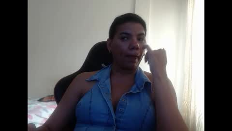Snapshot of ariannaloovel chatting on 03/11/25, 06:08 ariannaloovel online show from 03/11/25, 06:08