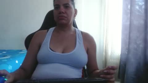 Snapshot of ariannaloovel chatting on 10/09/25, 05:11 ariannaloovel online show from 10/09/25, 05:11