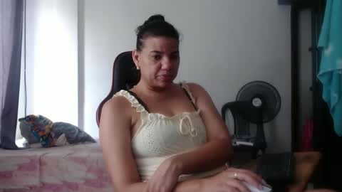 Snapshot of ariannaloovel chatting on 05/11/26, 04:26 ariannaloovel online show from 05/11/26, 04:26