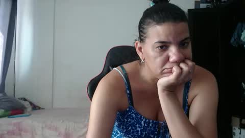Snapshot of ariannaloovel chatting on 05/14/26, 06:37 ariannaloovel online show from 05/14/26, 06:37